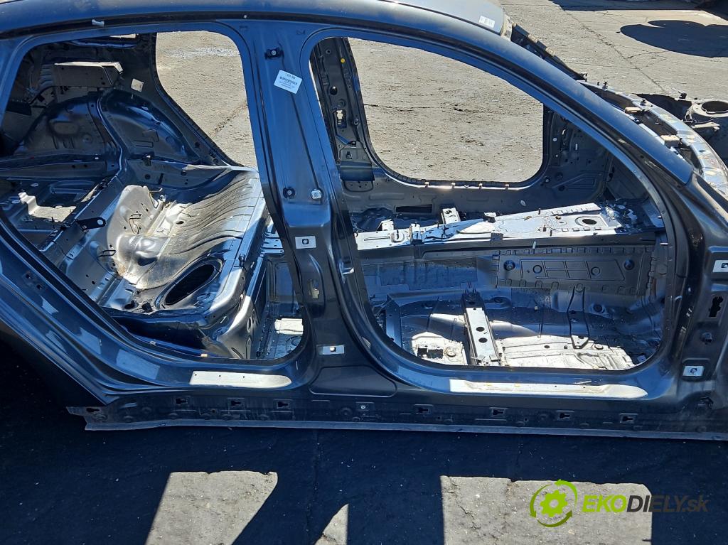 Bmw 4 F32/F33/F36 2013-2020 2.0 T 245KM automatic 180 kW 1997 cm3 4- práh pravý  (Karoserie ostatní)