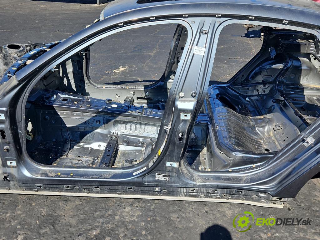 Bmw 4 F32/F33/F36 2013-2020 2.0 T 245KM automatic 180 kW 1997 cm3 4- práh levý  (Karoserie ostatní)