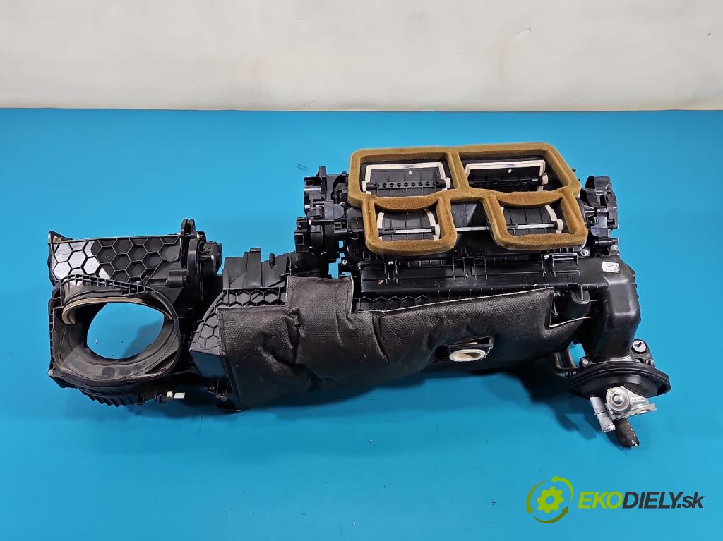 Bmw 4 F32/F33/F36 2013-2020 2.0 T 245KM automatic 180 kW 1997 cm3 4- radiátor 9325141-02 (Radiátor topení)