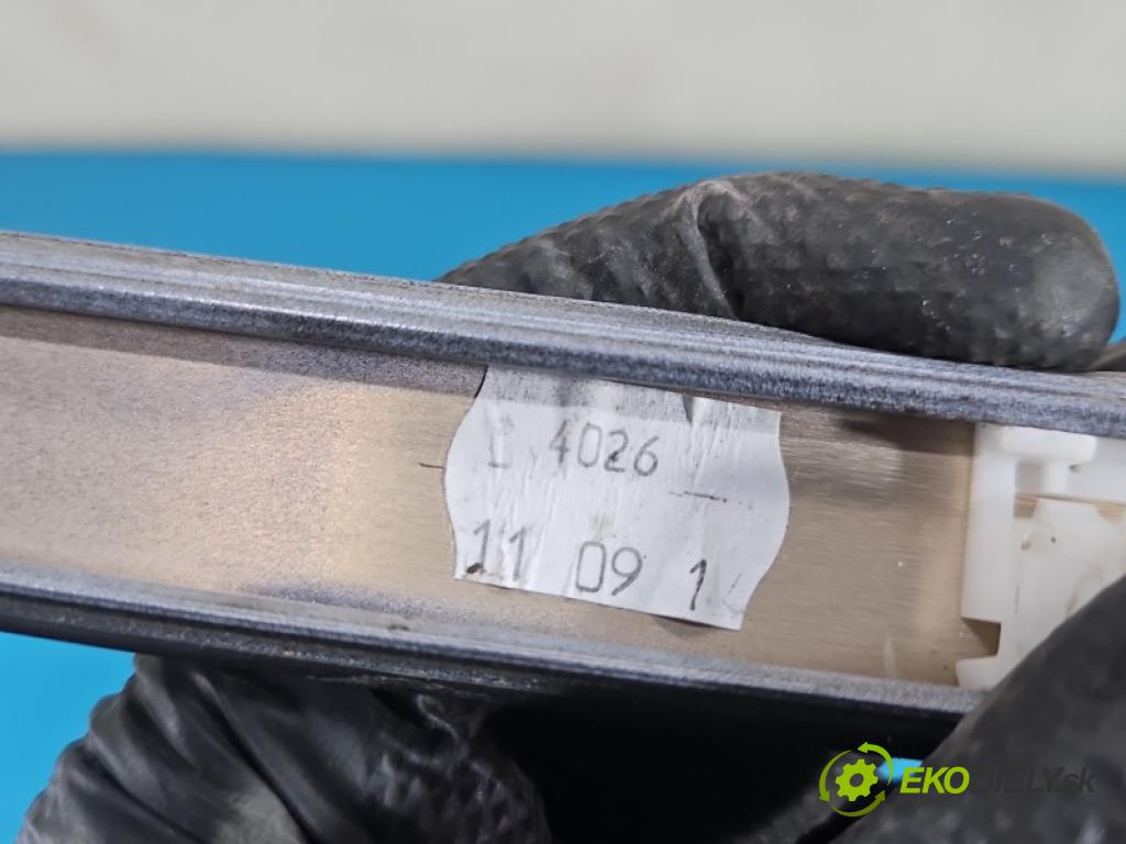 Bmw 4 F32/F33/F36 2013-2020 2.0 T 245KM automatic 180 kW 1997 cm3 4- lišta střecha: pravé EZB-6784-D402