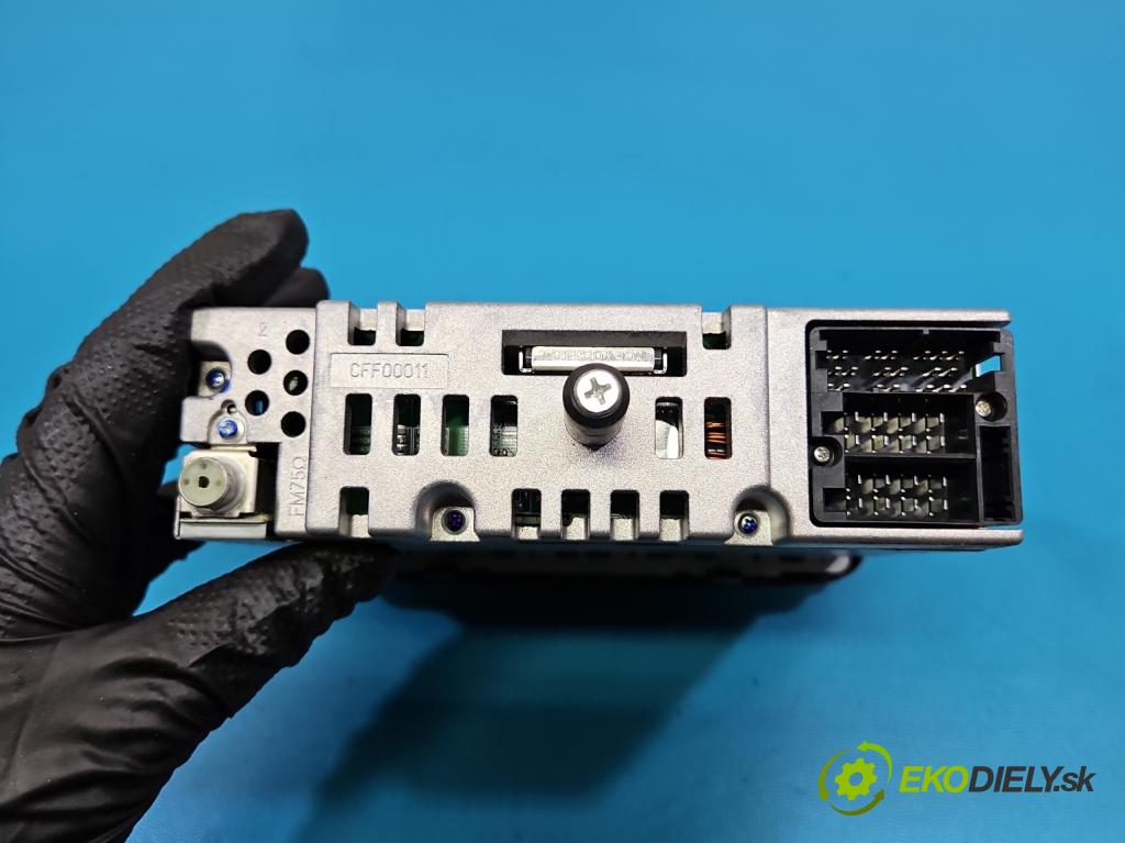 Toyota Aygo 2005-2014 1.0 12V 68 HP manual 50 kW 998 cm3 3- Radio originál 86120-0H010