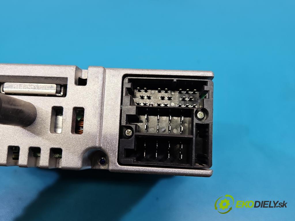 Toyota Aygo 2005-2014 1.0 12V 68 HP manual 50 kW 998 cm3 3- Radio originál 86120-0H010