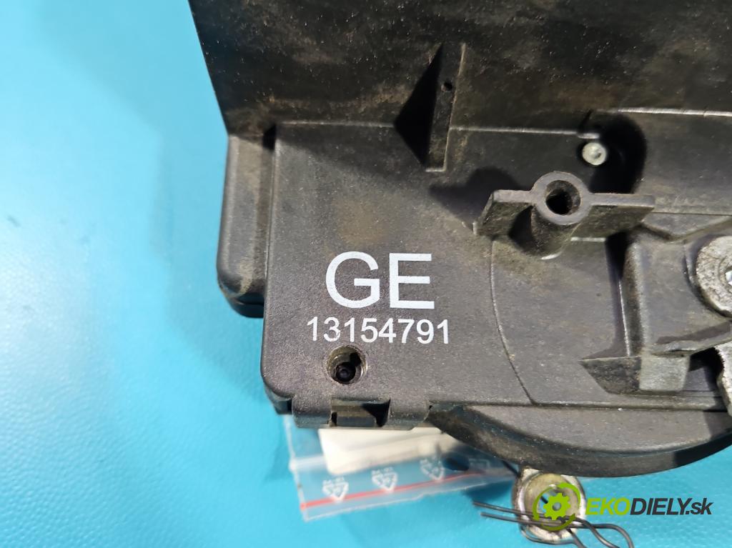 Opel Corsa C 2000-2006 1.2 16V 75 HP manual 55 kW 1199 cm3 5- zámok predné ľavý 13154791