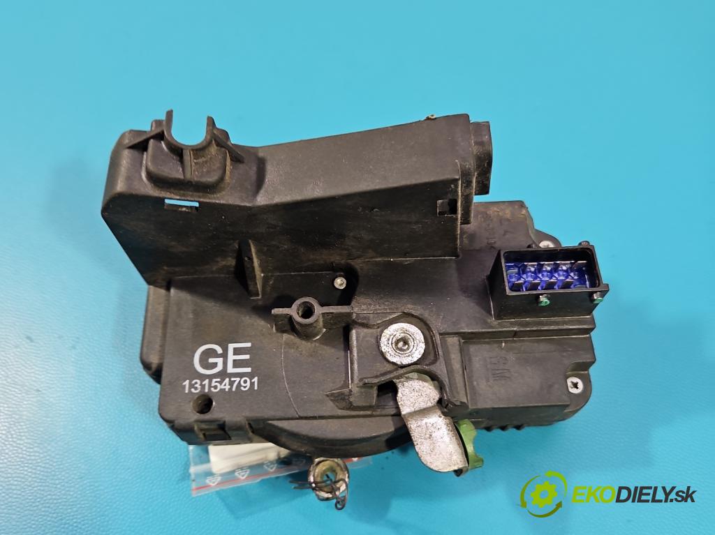 Opel Corsa C 2000-2006 1.2 16V 75 HP manual 55 kW 1199 cm3 5- zámok predné ľavý 13154791