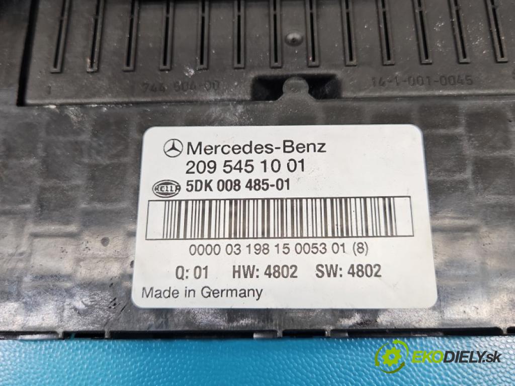 Mercedes C W203 2000-2007 2.2 CDI 122 hp automatic 90 kW 2148 cm3 4- skříňka pojistková 2095451001 (Pojistková skříňka)