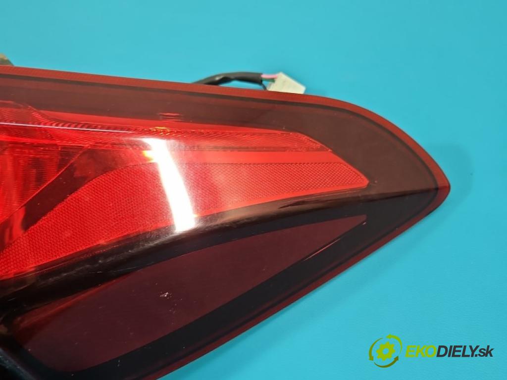 Hyundai I30 III 2016- 1.6 crdi 116 hp automatic 85 kW 1598 cm3 5- světlo zadní pravé blatník: 92402G4200