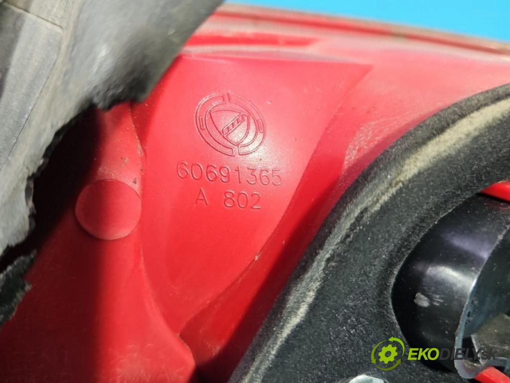 Alfa romeo 159 1.9 jtd 120 HP manual 88 kW 1910 cm3 5- svetlo / reflektor zadné ľavé blatník 939532802