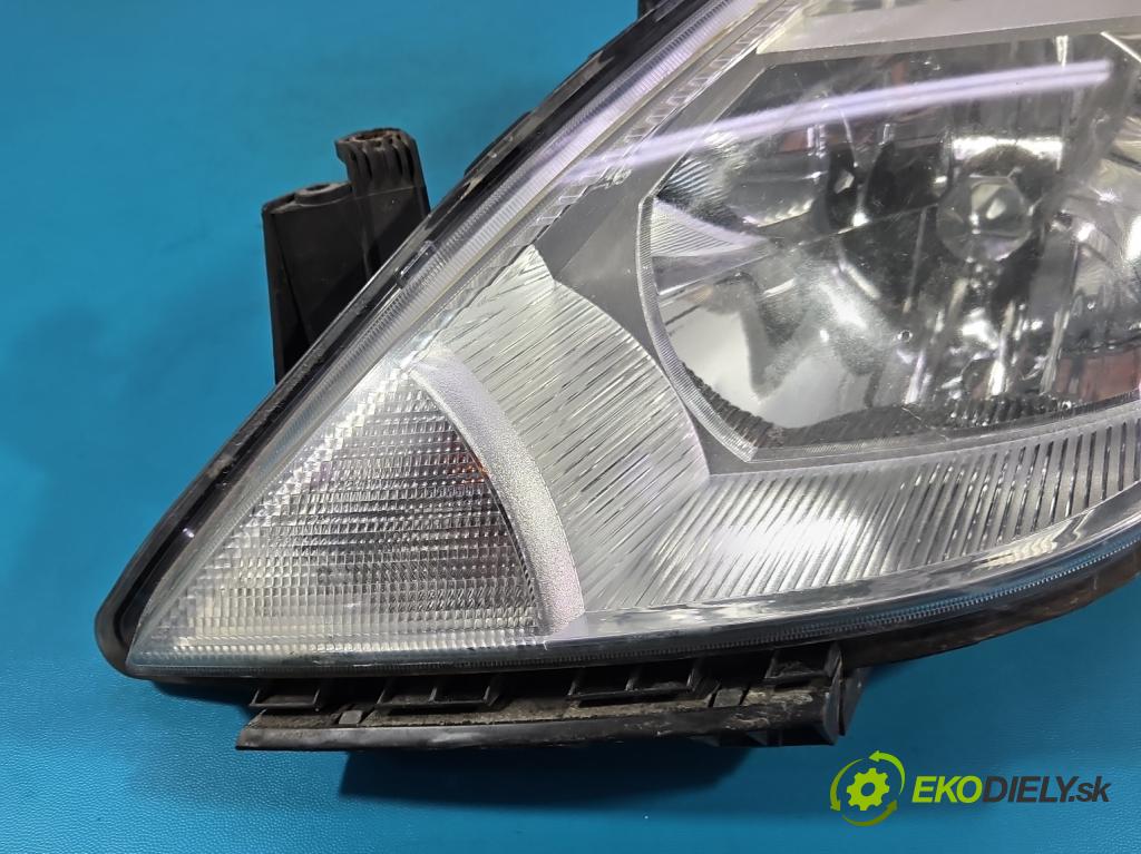 Nissan Tiida 1.8 16V 124hp automatic 91 kW 1798 cm3 5- Reflektor: ľavý (Kľučka dverí ostatné)