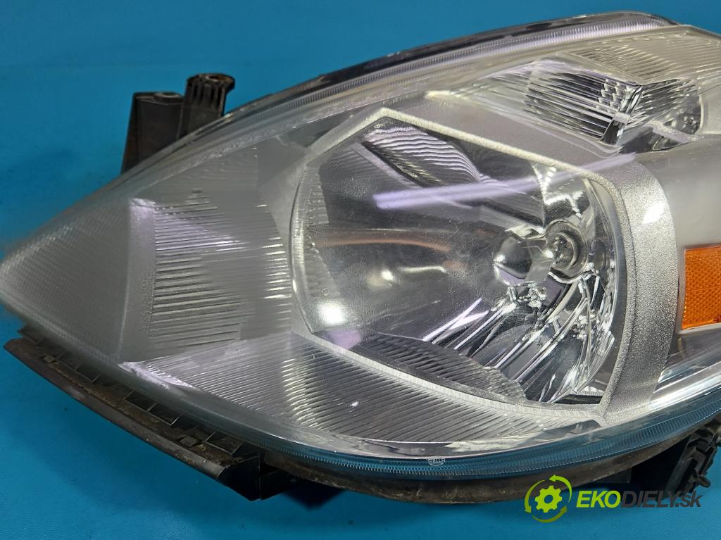 Nissan Tiida 1.8 16V 124hp automatic 91 kW 1798 cm3 5- Reflektor: ľavý (Kľučka dverí ostatné)
