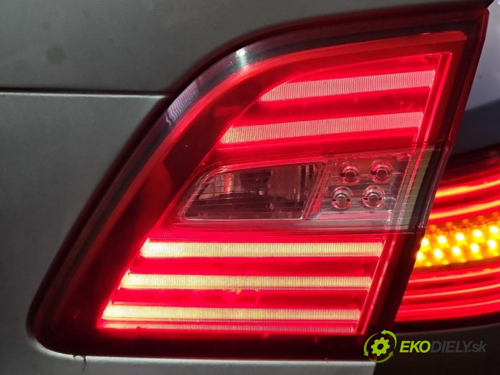 Mercedes ML W166 2011-2015 3.0 CDI 642.826 257HP automatic 189 kW 2987 cm3 5- svetlo / reflektor zadné pravé kufrové dvere A1669068501