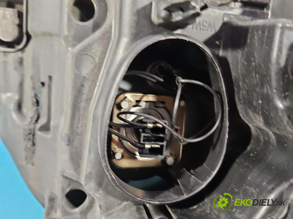 Renault Laguna III 2007-2015 2.0 16V 140 HP manual 103 kW 1997 cm3 5- Reflektor: ľavý 260600033R (Kľučka dverí ostatné)