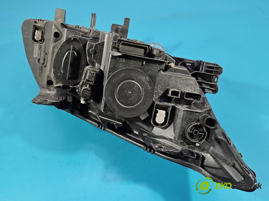 Renault Laguna III 2007-2015 2.0 16V 140 HP manual 103 kW 1997 cm3 5- Reflektor: ľavý 260600033R (Kľučka dverí ostatné)