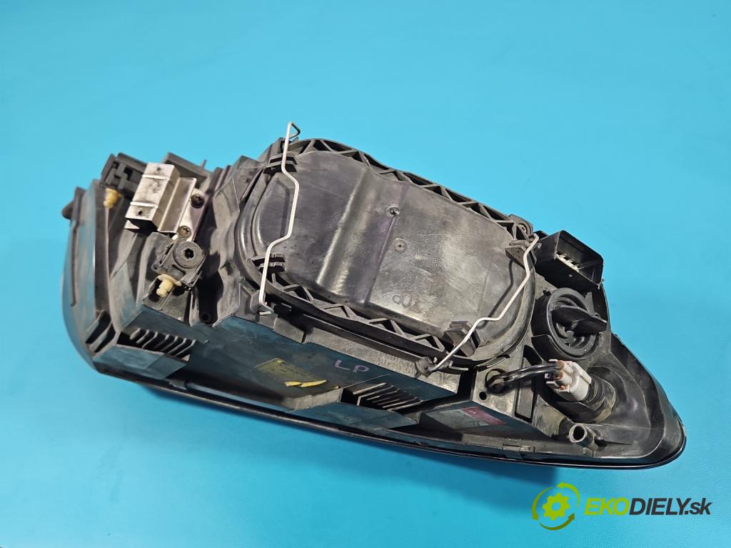 Volvo V50 2.0 hdi 136 HP manual 100 kW 1997 cm3 5- Reflektor: ľavý 30698889 (Kľučka dverí ostatné)