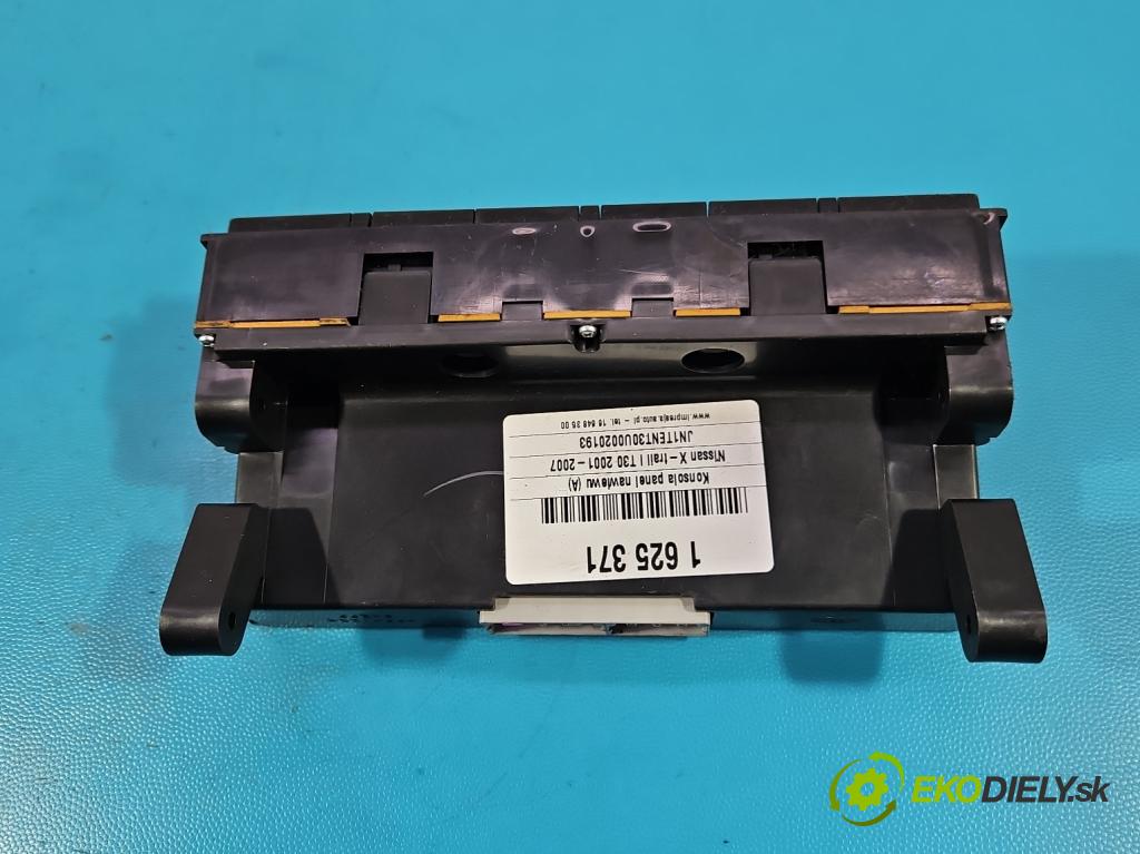 Nissan X-trail I T30 2001-2007 2.2 dci 136 HP manual 100 kW 2184 cm3 5- panel kúrenia 27500-8H802