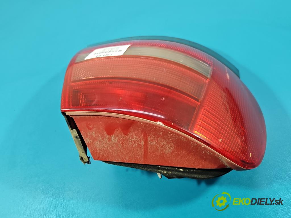 Audi A4 B5 1994-2001 1.6 8V 343858 101 HP manual 74 kW 1595 cm3 4- svetlo / reflektor zadné ľavé blatník