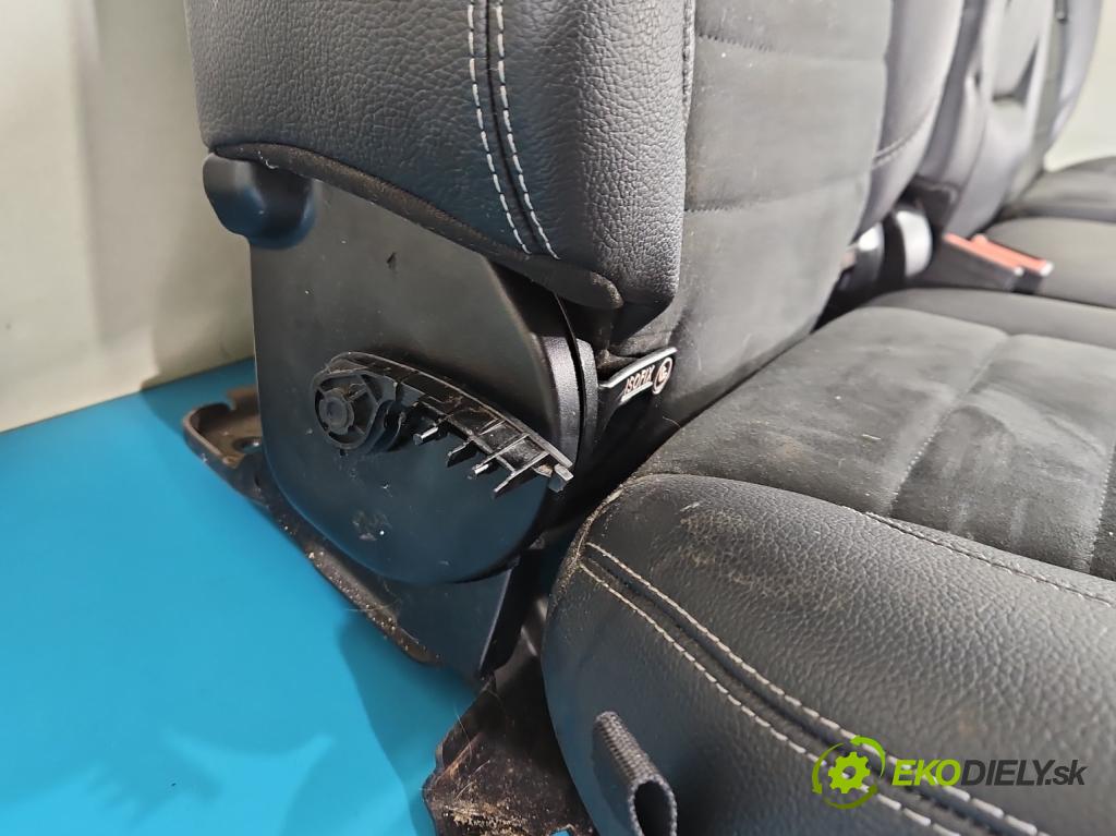 Mercedes ML W166 2011-2015 3.0 CDI 642.826 automatic 189 kW 2987 cm3 5- Pohovka: zadní  (Sedadlo)
