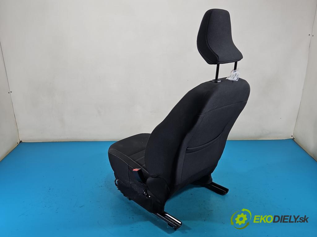 Dacia Sandero III 2020- 1.0 SCe: 91 KM manual 67 kW 999 cm3 5- Sedačka pravý  (Sedadlo)