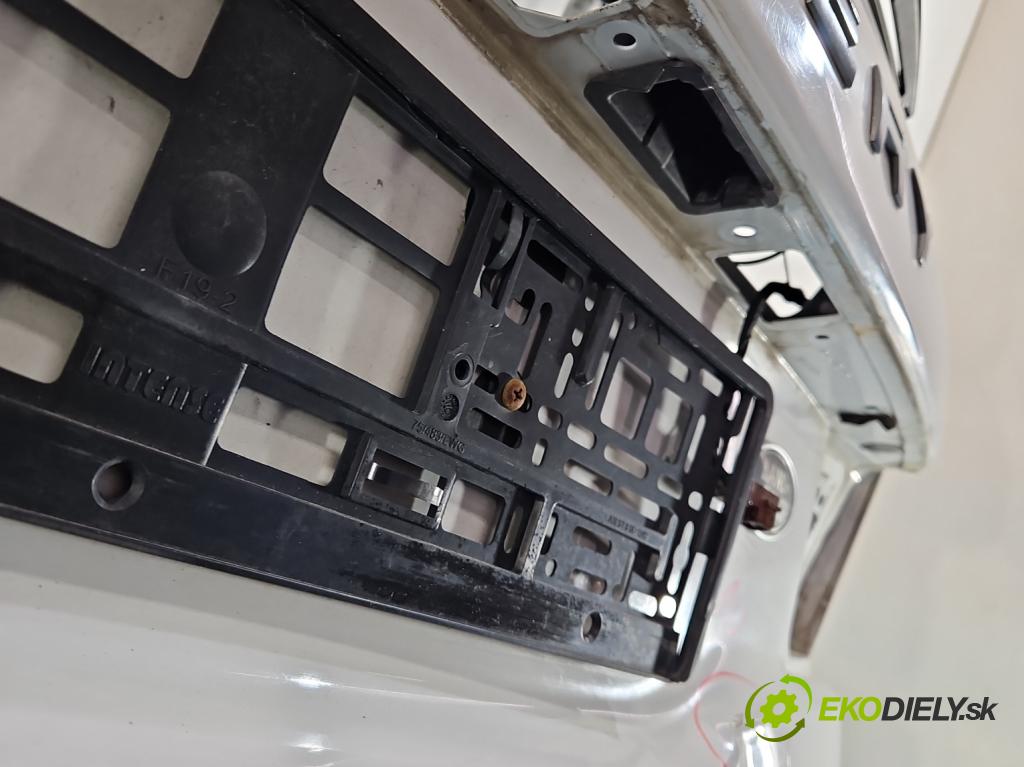 Land rover Discovery Sport 2014-2019 L550 2.0 TD 179KM automatic 132 kW 1999 cm3 5- zadní kufrové dveře  (Zadní kapota (kufr))