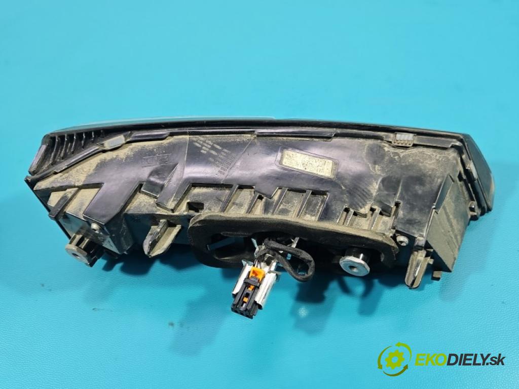 Peugeot 308 III 2021- 1.5 hdi 131 HP automatic 96 kW 1499 cm3 5- svetlo / reflektor zadné pravé kufrové dvere