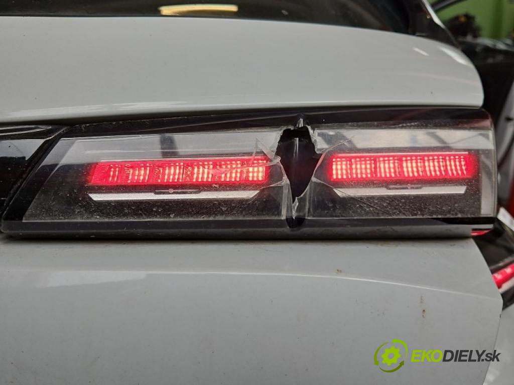 Peugeot 308 III 2021- 1.5 hdi 131 HP automatic 96 kW 1499 cm3 5- svetlo / reflektor zadné pravé kufrové dvere 