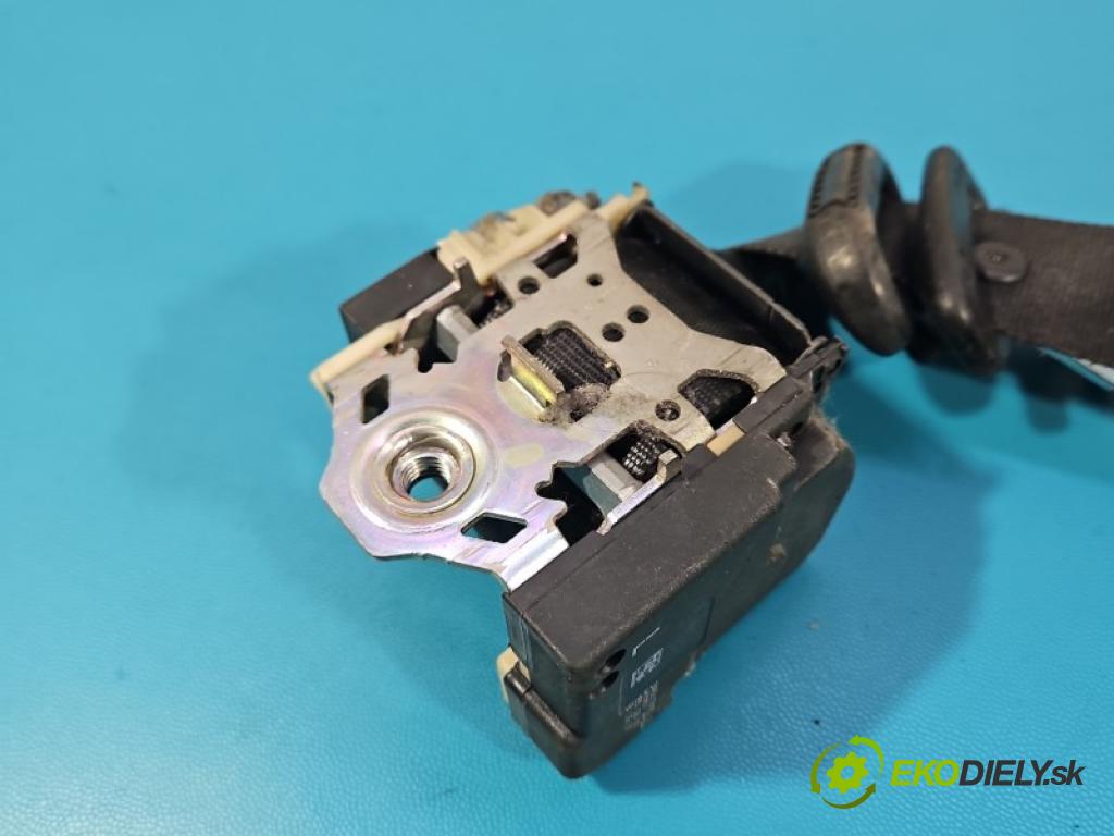 Ford Focus Mk2 2004-2011 1.6 tdci 90 hp manual 66 kW 1560 cm3 5- stěna bezpečnost přední levý 34017855D