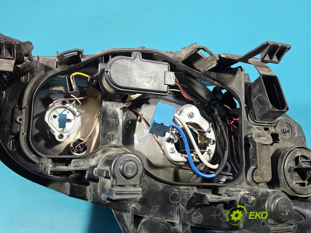 Ford Focus Mk2 2004-2011 1.6 tdci 90 HP manual 66 kW 1560 cm3 5- Reflektor: ľavý 4M51-13W030-AF (Kľučka dverí ostatné)