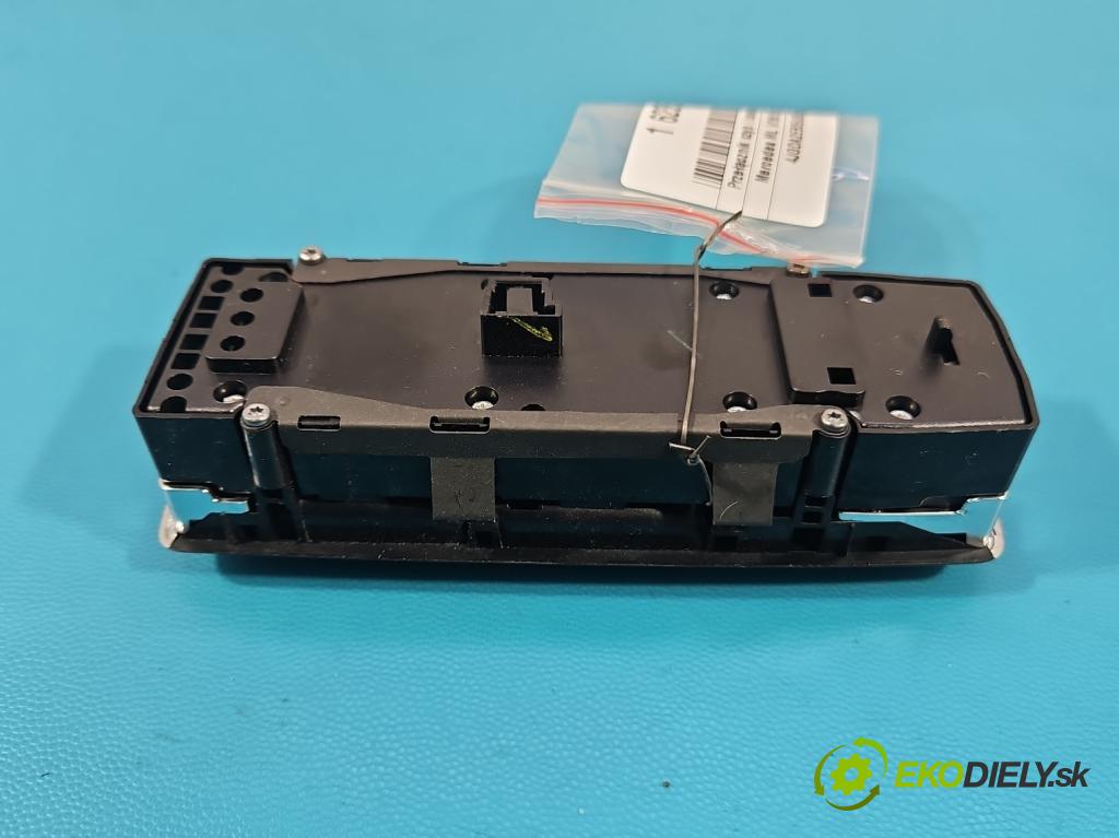Mercedes ML W166 2011-2015 3.0 CDI 642.826 automatic 189 kW 2987 cm3 5- Přepínač oken zpětných zrcátek A1669054400