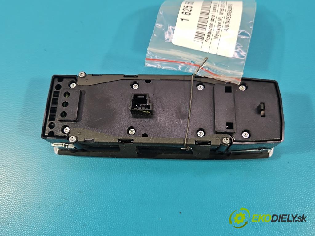 Mercedes ML W166 2011-2015 3.0 CDI 642.826 automatic 189 kW 2987 cm3 5- Přepínač oken zpětných zrcátek A1669054400