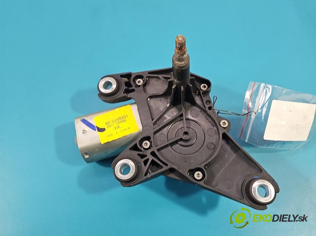 Mercedes ML W166 2011-2015 3.0 CDI 642.826 automatic 189 kW 2987 cm3 5- motor stěrače zadní A2518200042