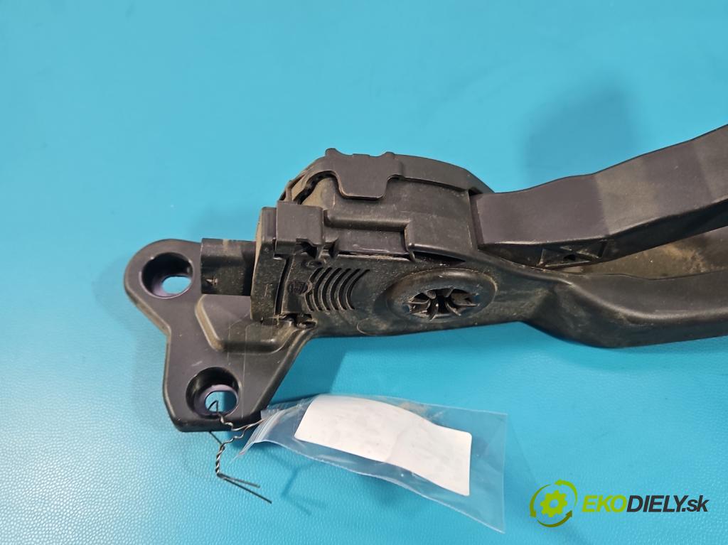 Mercedes ML W166 2011-2015 3.0 CDI 642.826 257HP automatic 189 kW 2987 cm3 5- pedal plyn potenciometr: A1663000004