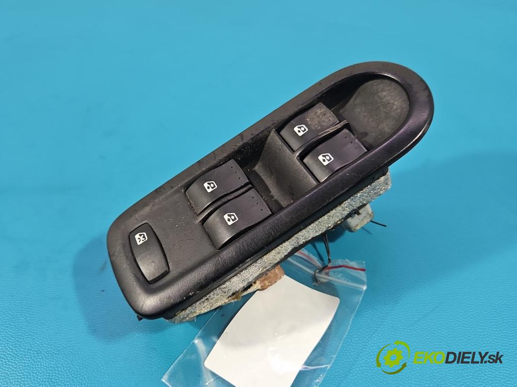 Renault Megane II 2003-2008 1.6 16V 111KM manual 82 kW 1598 cm3 4- Přepínač oken zpětných zrcátek 8200160603