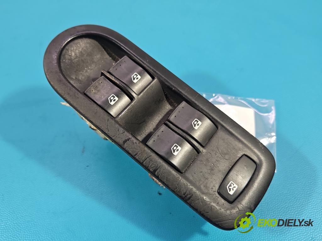 Renault Megane II 2003-2008 1.6 16V 111KM manual 82 kW 1598 cm3 4- Přepínač oken zpětných zrcátek 8200160603