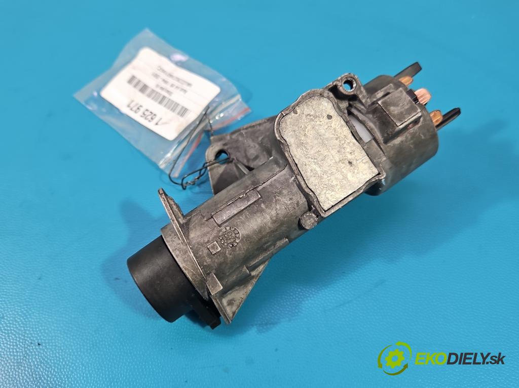 Audi A4 B5 1994-2001 1.9 tdi 110 HP manual 81 kW 1896 cm3 4- Spínačka 4B0905851A (Spínacia skrinka)