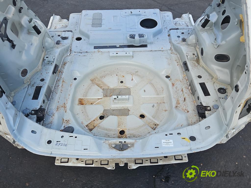 Land rover Discovery Sport 2014-2019 L550 2.0 TD 179KM automatic 132 kW 1999 cm3 5- stěna zadní