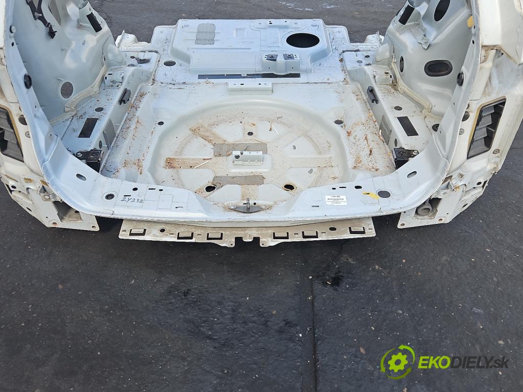 Land rover Discovery Sport 2014-2019 L550 2.0 TD 179KM automatic 132 kW 1999 cm3 5- stěna zadní 