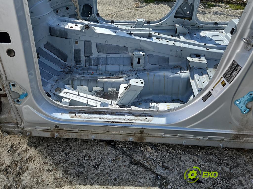 Mercedes ML W166 2011-2015 3.0 CDI 642.826 automatic 189 kW 2987 cm3 5- práh levý  (Karoserie ostatní)