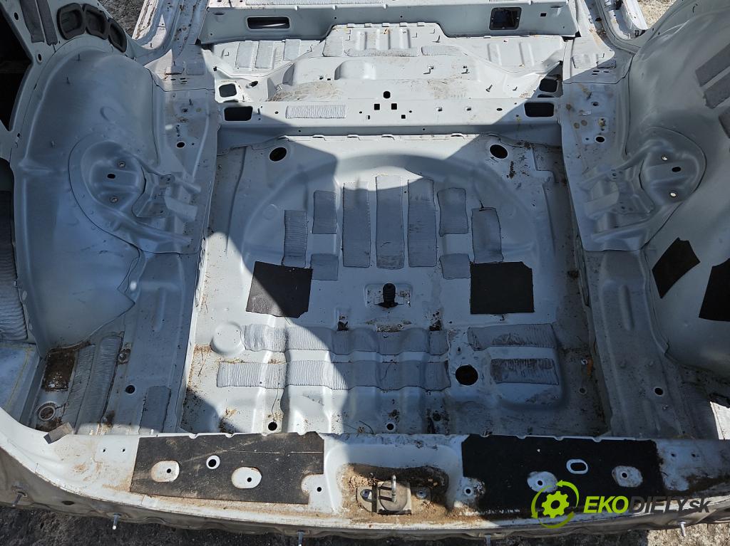 Mercedes ML W166 2011-2015 3.0 CDI 642.826 automatic 189 kW 2987 cm3 5- stěna zadní