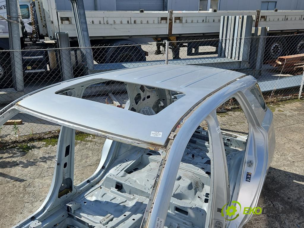 Mercedes ML W166 2011-2015 3.0 CDI 642.826 automatic 189 kW 2987 cm3 5- Strecha: 
