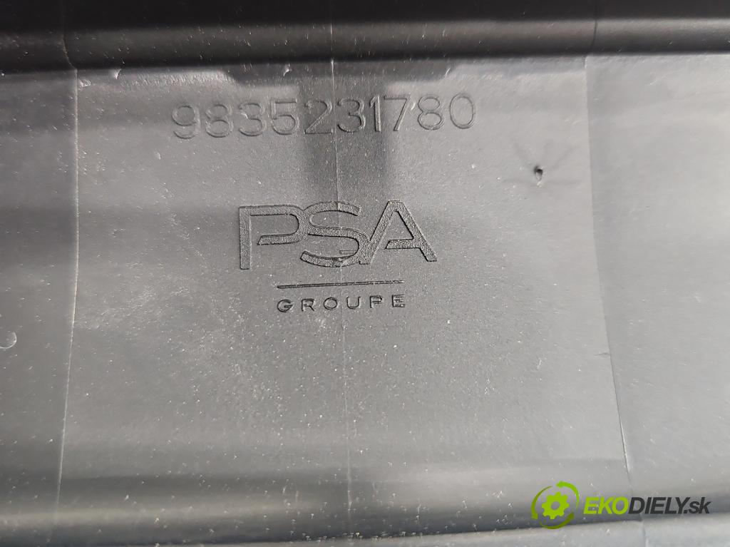 Peugeot 308 III 2021- 1.5 hdi 131 HP automatic 96 kW 1499 cm3 5- Čalounictví: kufrové dvere 9835231780