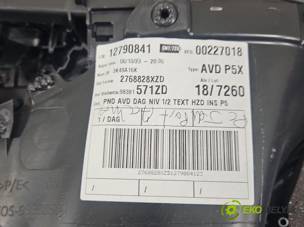 Peugeot 308 III 2021- 1.5 hdi 131 HP automatic 96 kW 1499 cm3 5- Čalounictví: dvere predné pravé 2620829XZD