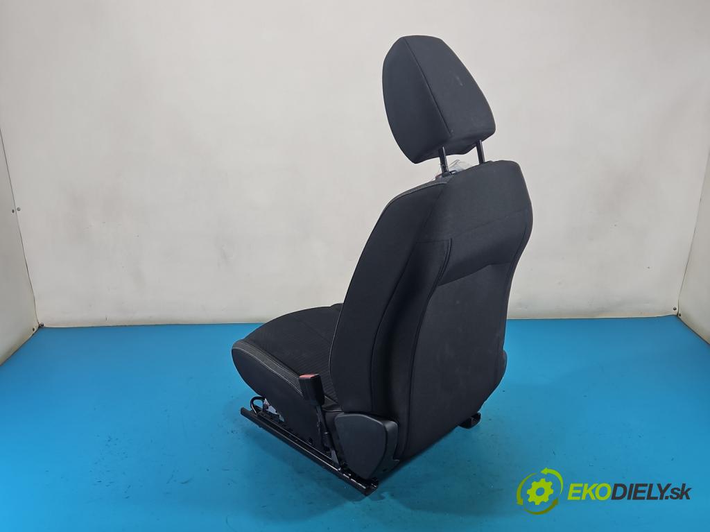 Peugeot 308 III 2021- 1.5 hdi 131 HP automatic 96 kW 1499 cm3 5- Sedačka pravý  (Sedadlo)