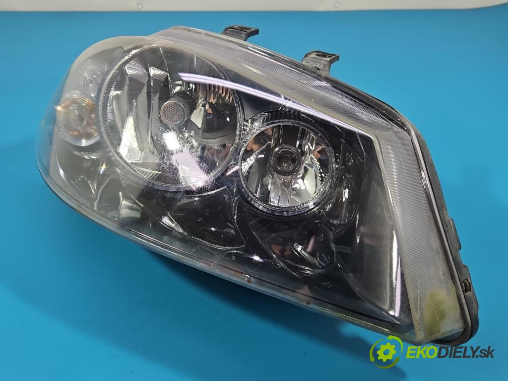 Seat Ibiza III 6L 2002-2008 1.9 tdi 101 HP manual 74 kW 1896 cm3 3- Reflektor: pravý  (Svetlo predné pravé)