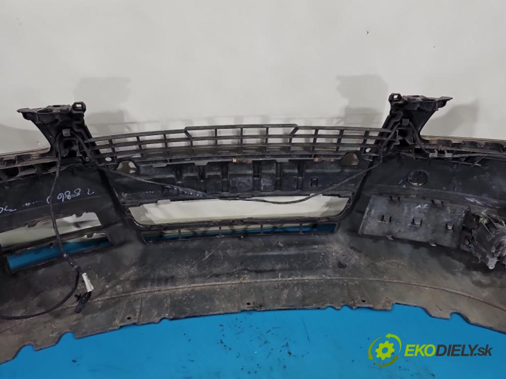 Audi A4 B7 2004-2008 2.0 tdi BPW 140 hp manual 103 kW 1968 cm3 5- nárazník přední  (Klika dveří ostatní)