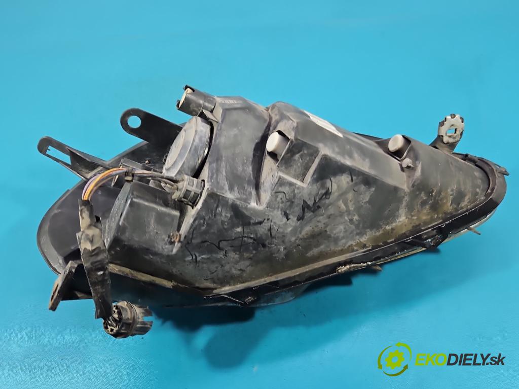 Fiat Punto Grande 1.2 8V 65 hp  48 kW 1242 cm3 5- světlo levý  (Klika dveří ostatní)
