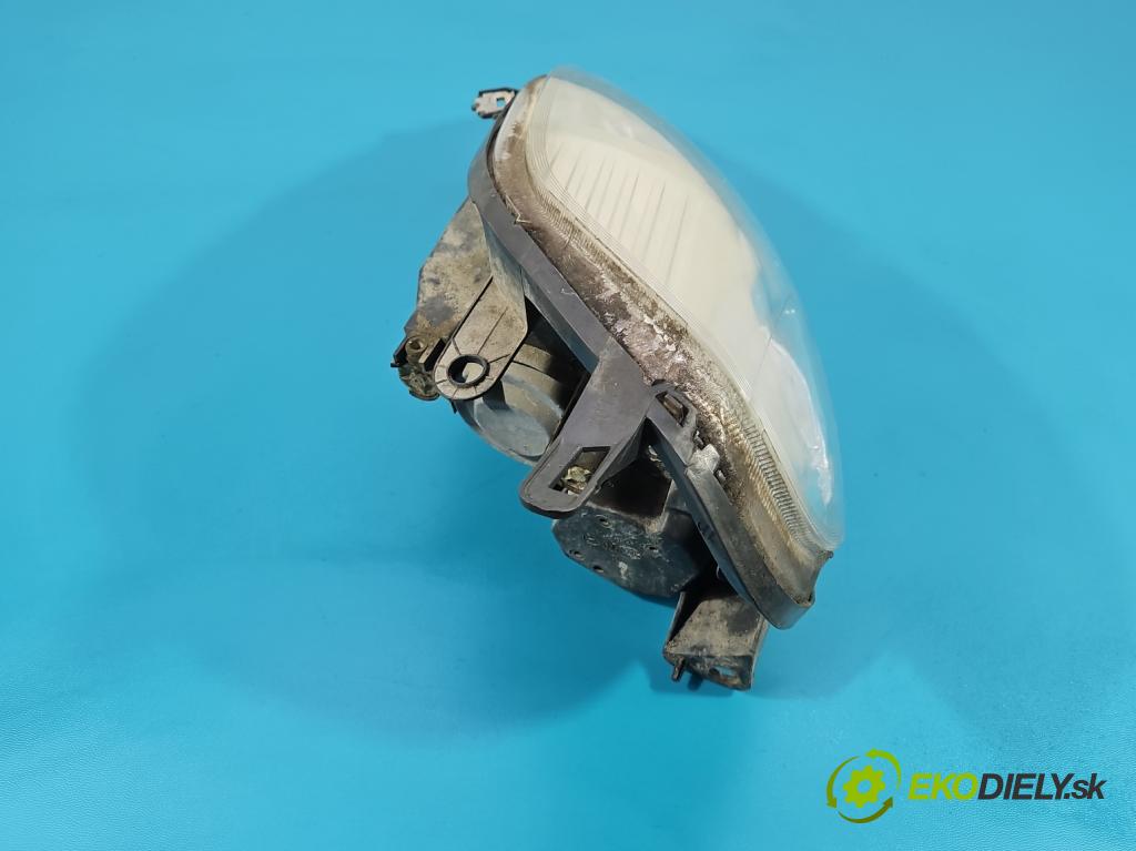 Fiat Punto Grande 1.2 8V 65 HP  48 kW 1242 cm3 5- Reflektor: pravý  (Svetlo predné pravé)