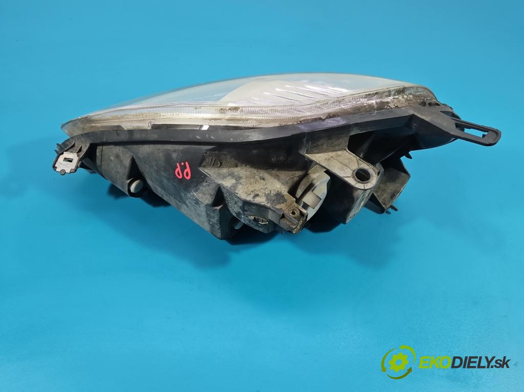 Fiat Punto Grande 1.2 8V 65 HP  48 kW 1242 cm3 5- Reflektor: pravý  (Svetlo predné pravé)