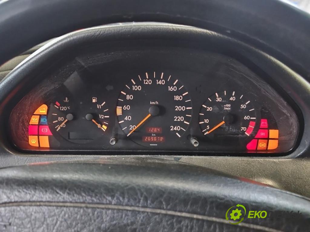 Mercedes C W202 1993-2001 1.8 8V 122 HP manual 90 kW 1799 cm3 4- prístrojovka/ budíky 5220301300 (Prístrojová doska)