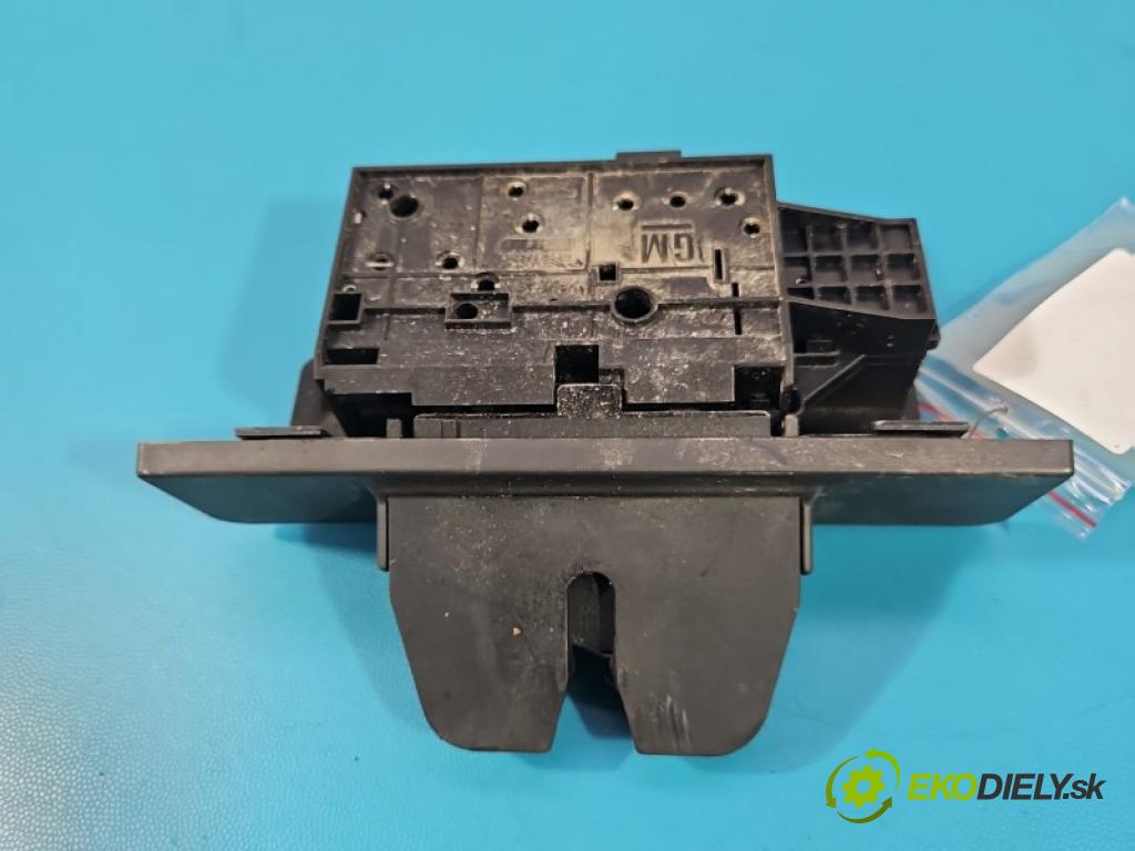 Opel Vectra C 2002-2008 1.6 16V 105 HP manual 77 kW 1598 cm3 4- zámok kufrové dvere zadné 495072894