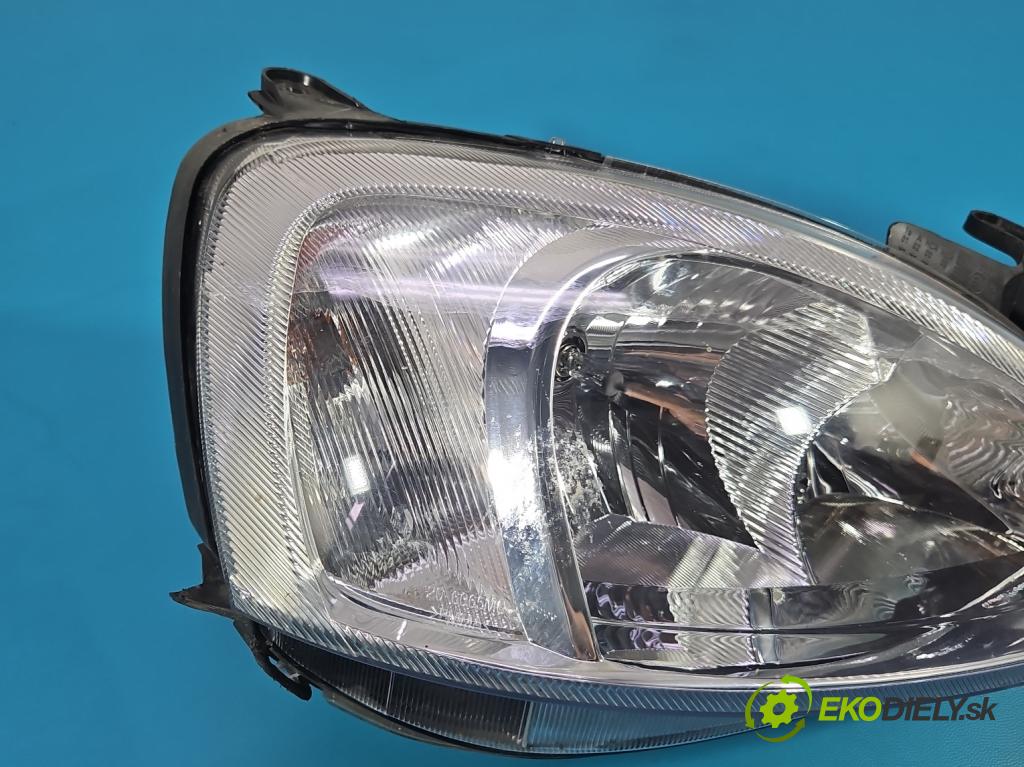 Opel Corsa C 2000-2006 1.7 dti 75 HP manual 55 kW 1686 cm3 5- Reflektor: pravý  (Svetlo predné pravé)