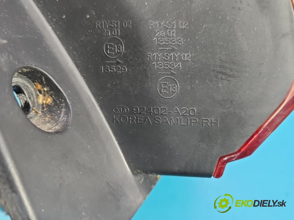 Kia Ceed II 2012-2018 1.6 GDI 135 hp manual 99 kW 1591 cm3 5- světlo zadní pravé blatník: 92402-A20